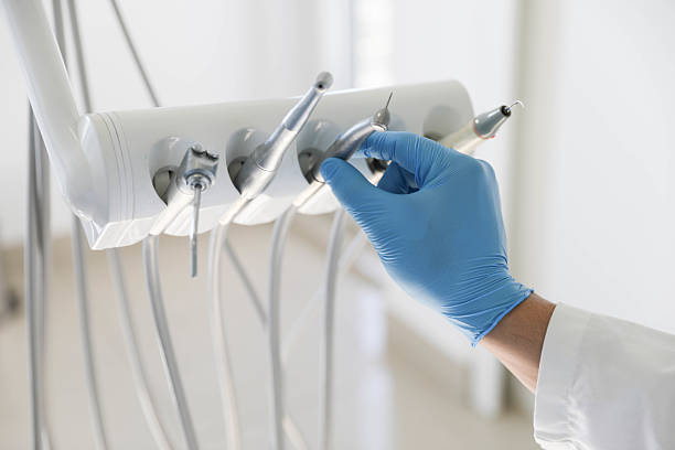 Professional Emergency Dentist technician working in Chicago Heights, IL